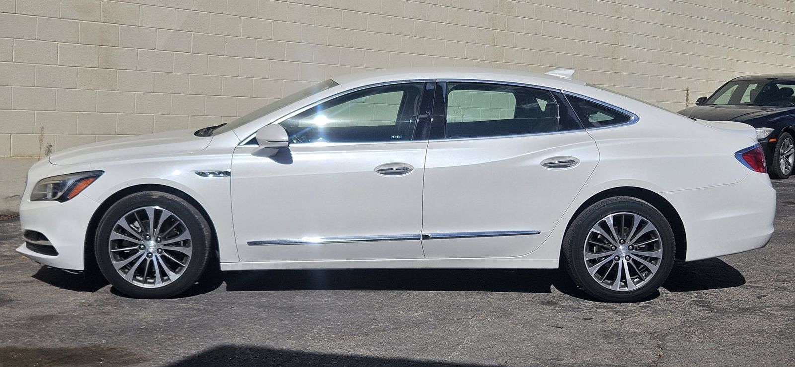 Used 2017 Buick LaCrosse Premium AWD/4WD image 2