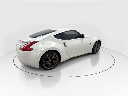 Used 2016 Nissan 370Z w/ Sport Package image 8