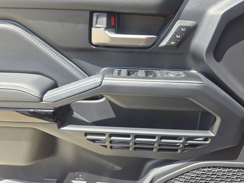New 2026 Toyota 4Runner Limited AWD/4WD image 18