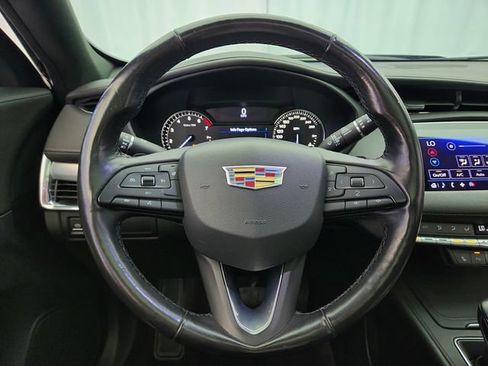 Used 2019 Cadillac XT4 Premium Luxury AWD/4WD image 14
