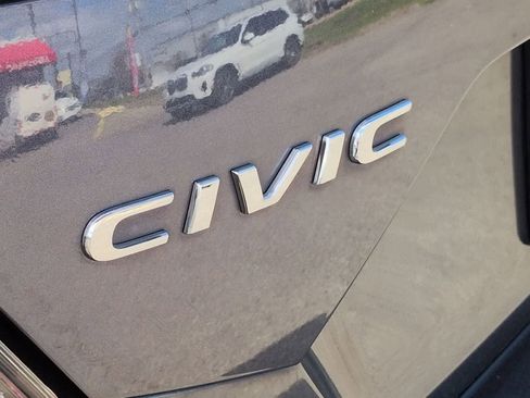 Used 2018 Honda Civic Touring image 14