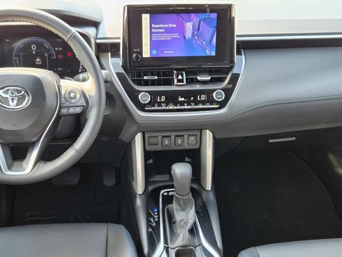 Used 2024 Toyota Corolla Cross AWD Hybrid w/ Convenience Package image 17