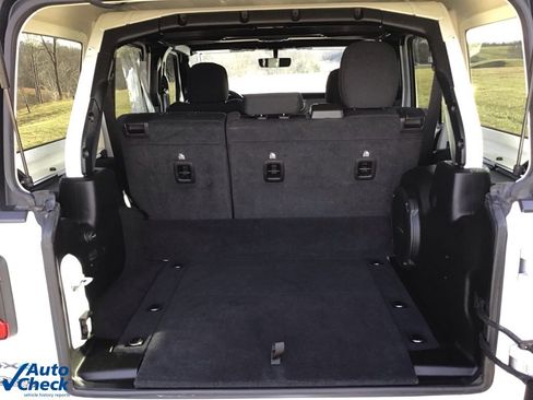 Used 2022 Jeep Wrangler Unlimited Rubicon 4xe w/ Cold Weather Group image 5