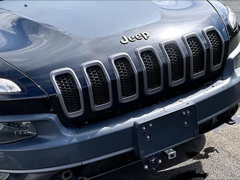 Used 2017 Jeep Cherokee Trailhawk w/ Cold Weather Group AWD/4WD image 33