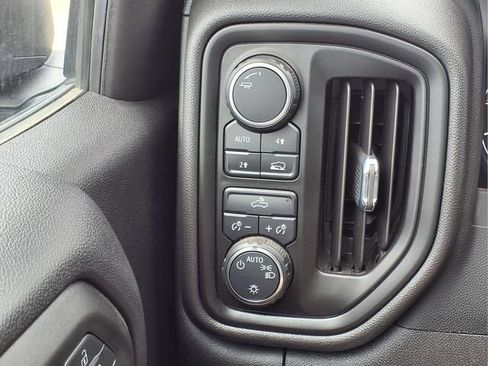 Used 2022 Chevrolet Silverado 1500 Custom AWD/4WD image 16