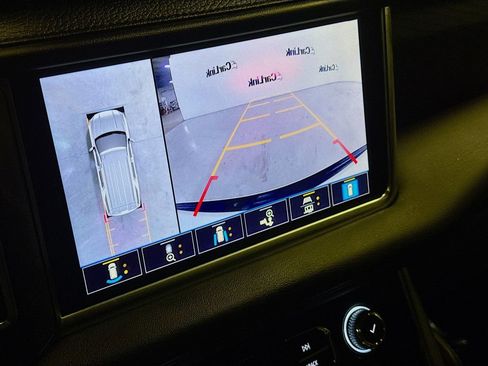 Used 2021 GMC Yukon XL Denali image 17