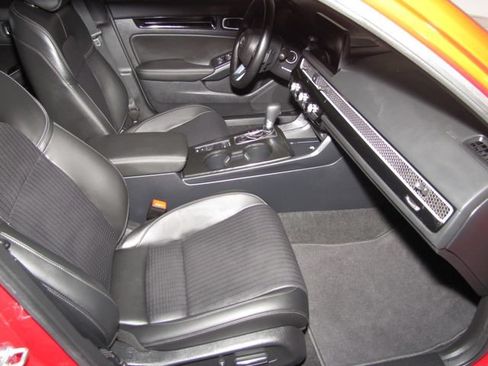 Certified 2025 Honda Civic Sport Touring image 21