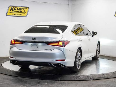 Used 2024 Lexus ES 350 w/ Accessory Package (Z1) FWD image 4