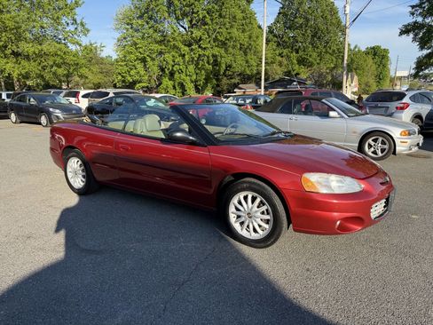Used 2003 Chrysler Sebring LXi image 4
