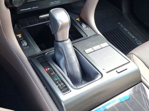 Used 2023 Lexus GX 460 Premium w/ Accessory Package AWD/4WD image 17