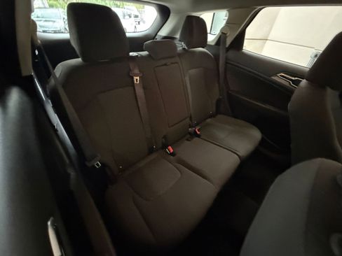 Used 2025 Kia Sportage LX image 32