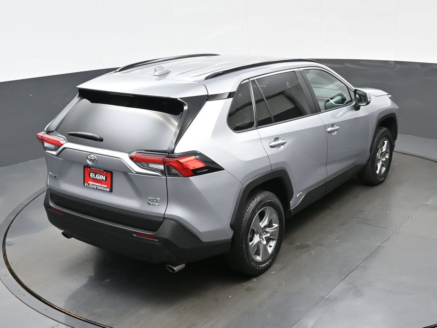 Used 2025 Toyota RAV4 XLE AWD/4WD image 40