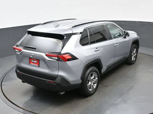 Used 2025 Toyota RAV4 XLE AWD/4WD image 40