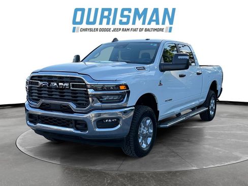 Used 2025 RAM 2500 Big Horn AWD/4WD image 2