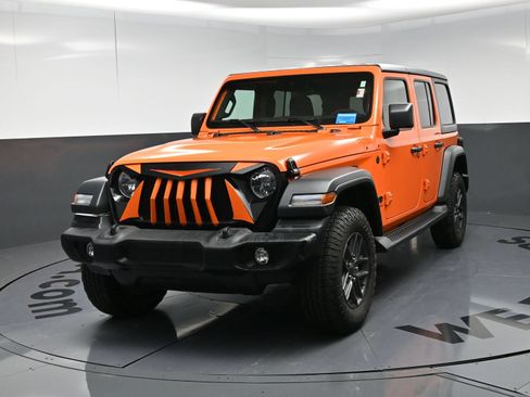 Used 2025 Jeep Wrangler Unlimited Sport AWD/4WD image 11