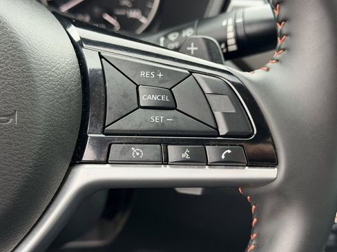 Used 2025 Nissan Altima 2.5 SR image 23