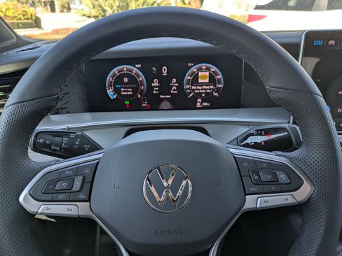 New 2026 Volkswagen Tiguan SE R-Line image 29