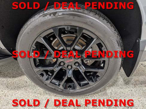 Used 2022 GMC Yukon SLT w/ SLT Premium Package image 11