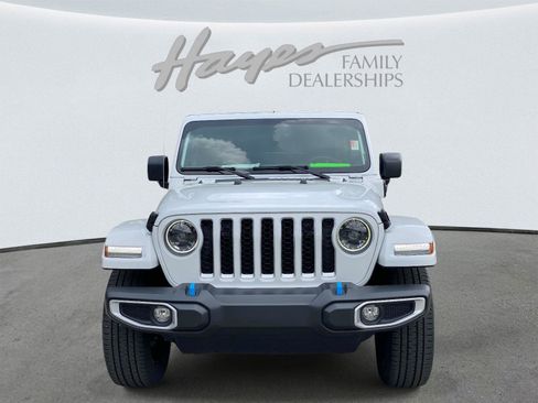 Used 2023 Jeep Wrangler Sahara w/ Cold Weather Group image 10
