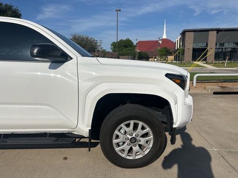Used 2024 Toyota Tacoma SR RWD image 4
