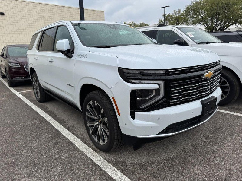 Used 2026 Chevrolet Tahoe High Country AWD/4WD image 3