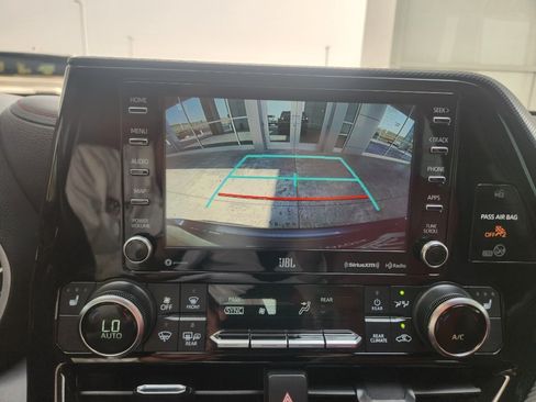 Used 2021 Toyota Highlander XSE AWD/4WD image 18