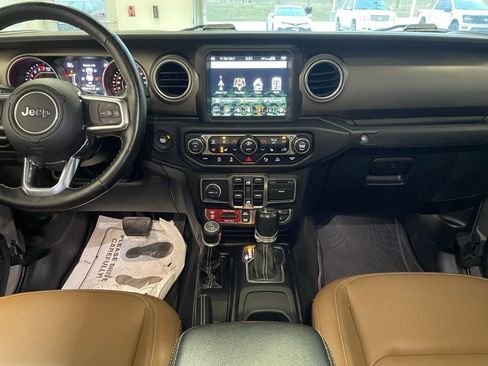 Used 2020 Jeep Gladiator Rubicon w/ Uconnect 4C Nav & Sound Group image 11