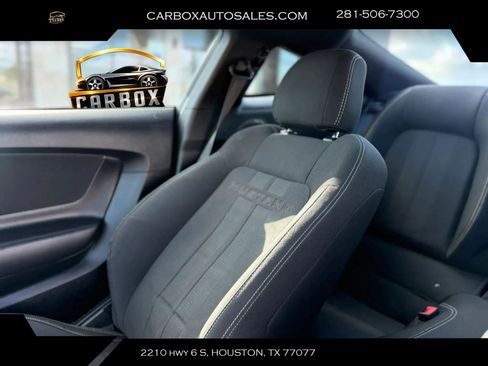 Used 2018 Ford Mustang GT w/ Black Accent Package RWD image 18