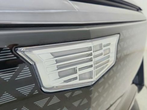 Used 2025 Cadillac Lyriq Sport AWD/4WD image 16