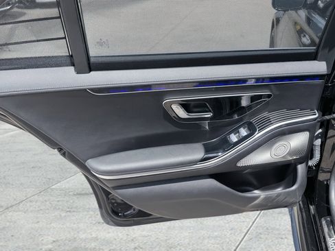 Used 2022 Mercedes-Benz S 580 4MATIC Sedan w/ AMG Line Package image 26