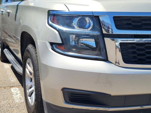Used 2017 Chevrolet Suburban LT AWD/4WD image 5