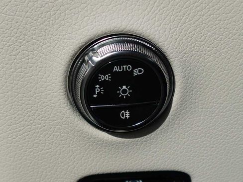 Used 2026 Mercedes-Benz GLC 300 4MATIC image 38