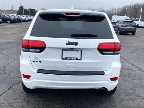 Used 2018 Jeep Grand Cherokee Altitude image 5