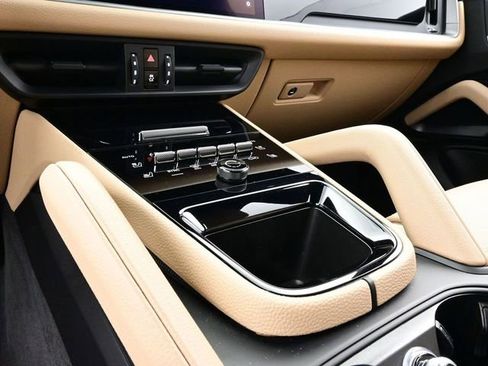 New 2025 Porsche Cayenne AWD/4WD image 11
