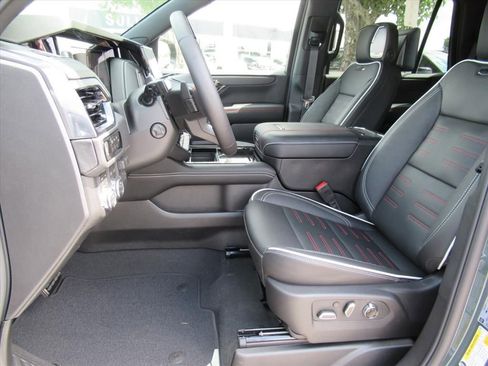 New 2026 GMC Yukon AT4 Ultimate AWD/4WD image 21