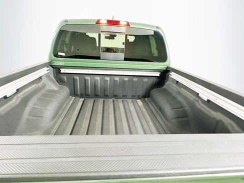 Used 2025 Nissan Frontier SV w/ SV Convenience Package image 27