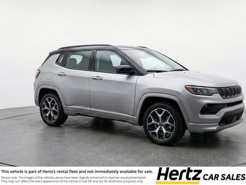 Used 2025 Jeep Compass Limited AWD/4WD image 1