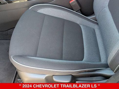 Used 2024 Chevrolet TrailBlazer LS AWD/4WD image 14