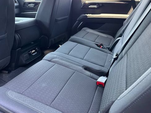 New 2026 Chevrolet Suburban LS AWD/4WD image 12