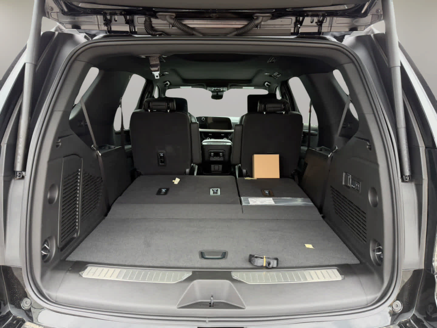 New 2026 Chevrolet Tahoe High Country AWD/4WD image 37