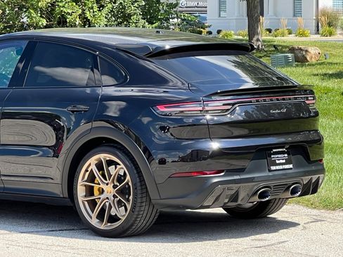 Used 2022 Porsche Cayenne Turbo GT AWD/4WD image 10