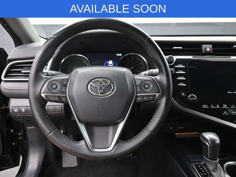Used 2020 Toyota Camry XLE FWD image 15
