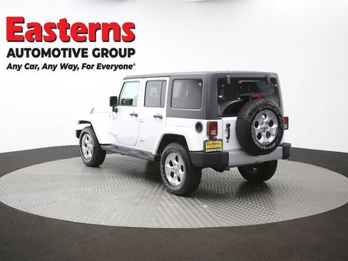 Used 2015 Jeep Wrangler Unlimited Sahara w/ Connectivity Group AWD/4WD image 65