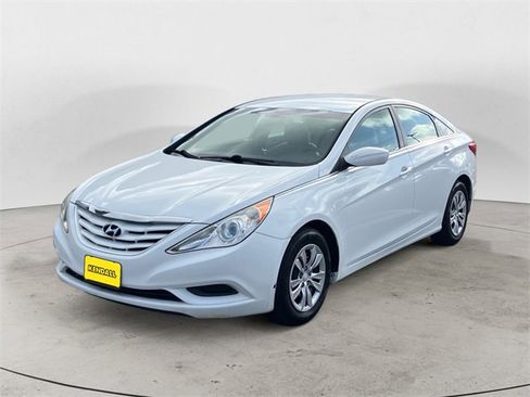Used 2012 Hyundai Sonata GLS image 2