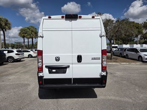 Used 2023 RAM ProMaster 3500 w/ Driver Convenience Group image 5