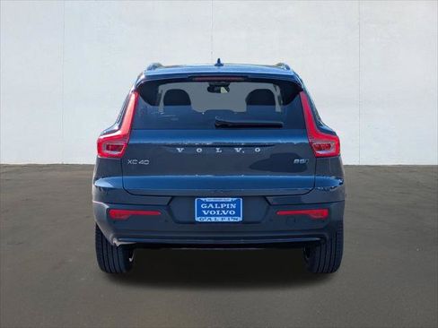 New 2026 Volvo XC40 B5 Ultra w/ Climate Package AWD/4WD image 5