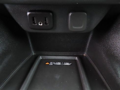 Certified 2023 Chevrolet Traverse LT image 9