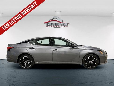 Used 2023 Nissan Altima 2.5 SR AWD/4WD image 17