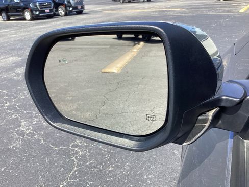 Used 2025 Chevrolet Equinox LT w/ Convenience Package II FWD image 35