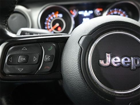 Used 2022 Jeep Gladiator Sport image 25